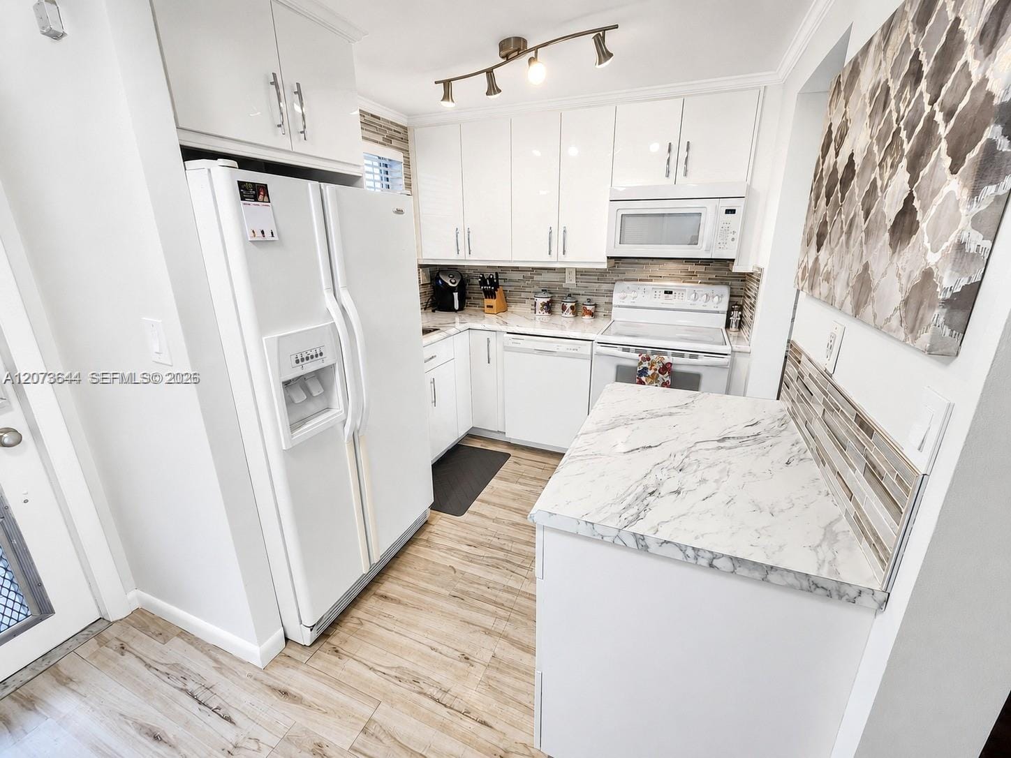 2801 N Pine Island Road 208 — photo 11