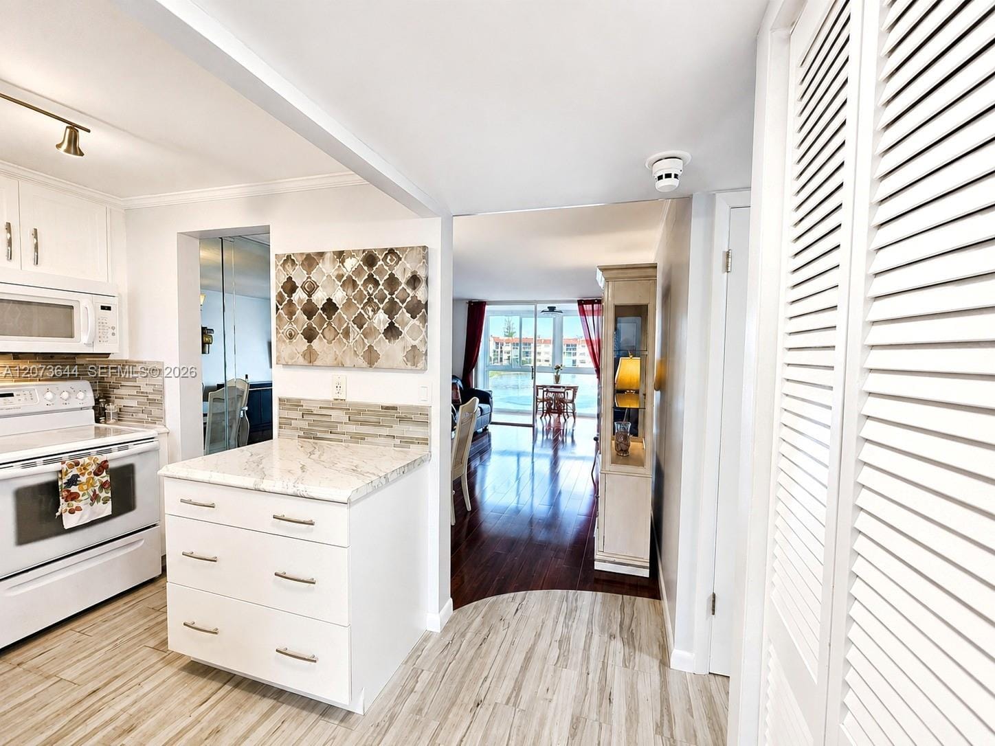 2801 N Pine Island Road 208 — photo 10