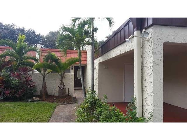 6557 NW 99th Avenue, Tamarac, FL 33321