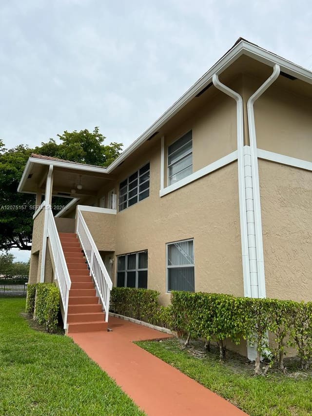 10112 Twin Lakes Drive 11-E, Coral Springs, FL 33071