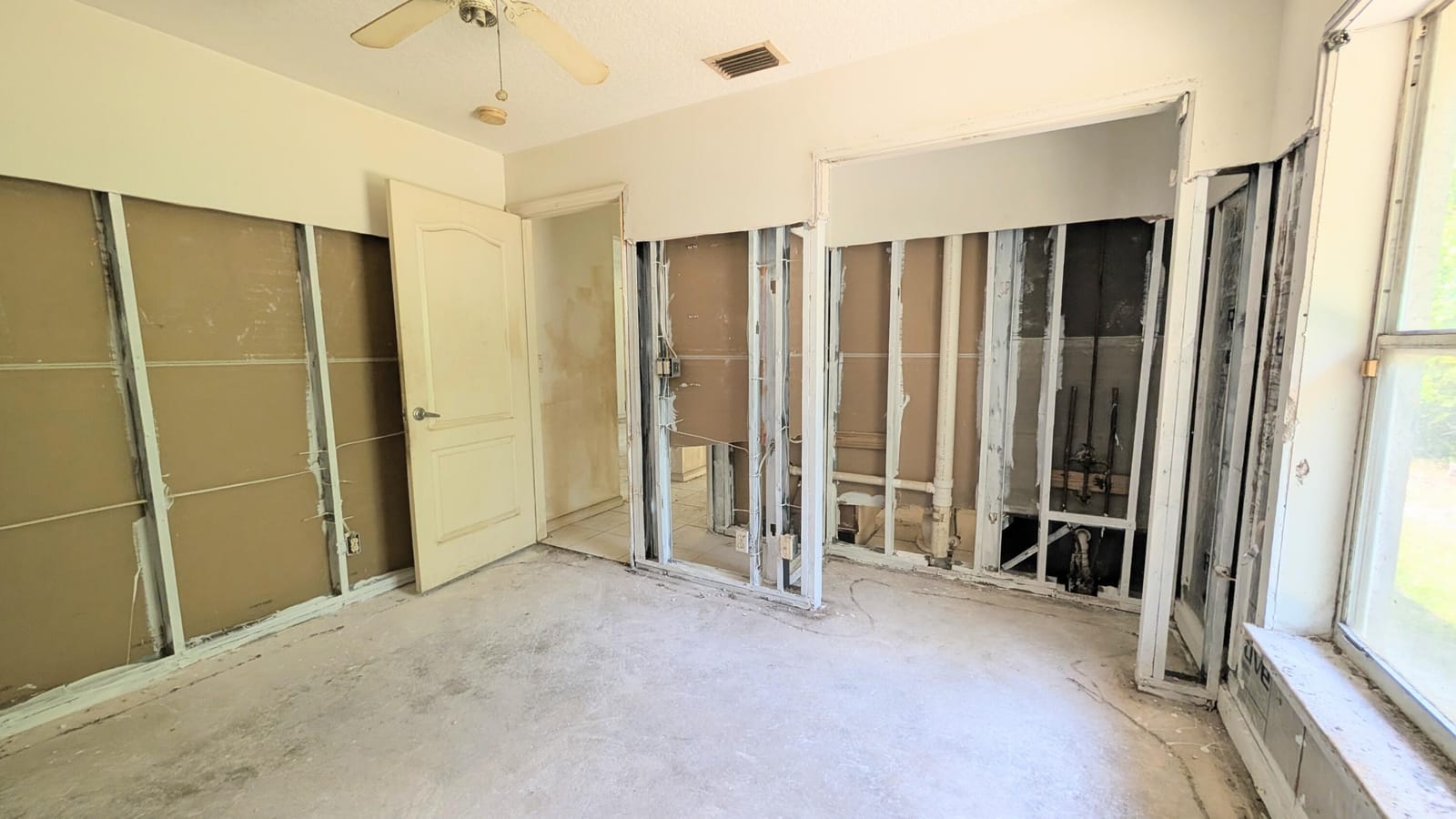 2501 Iroquois Avenue — photo 9