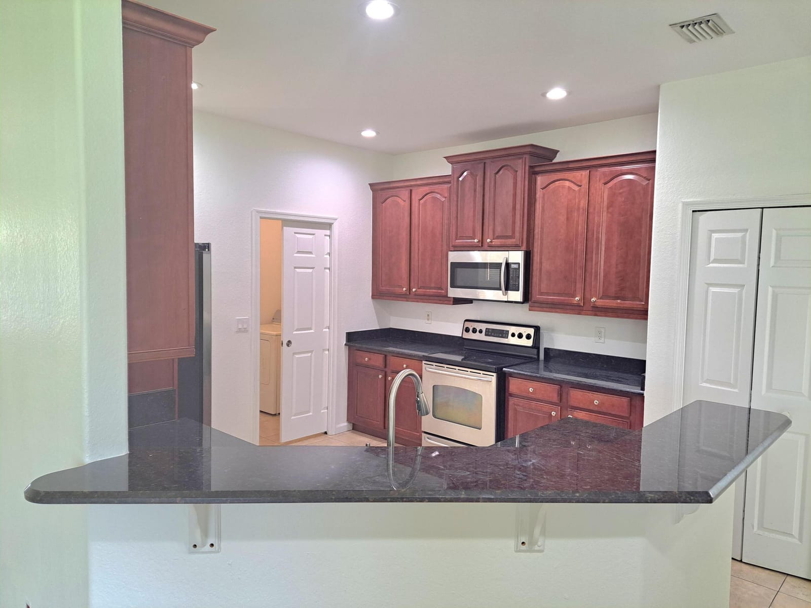2262 SE Glover Street — photo 6