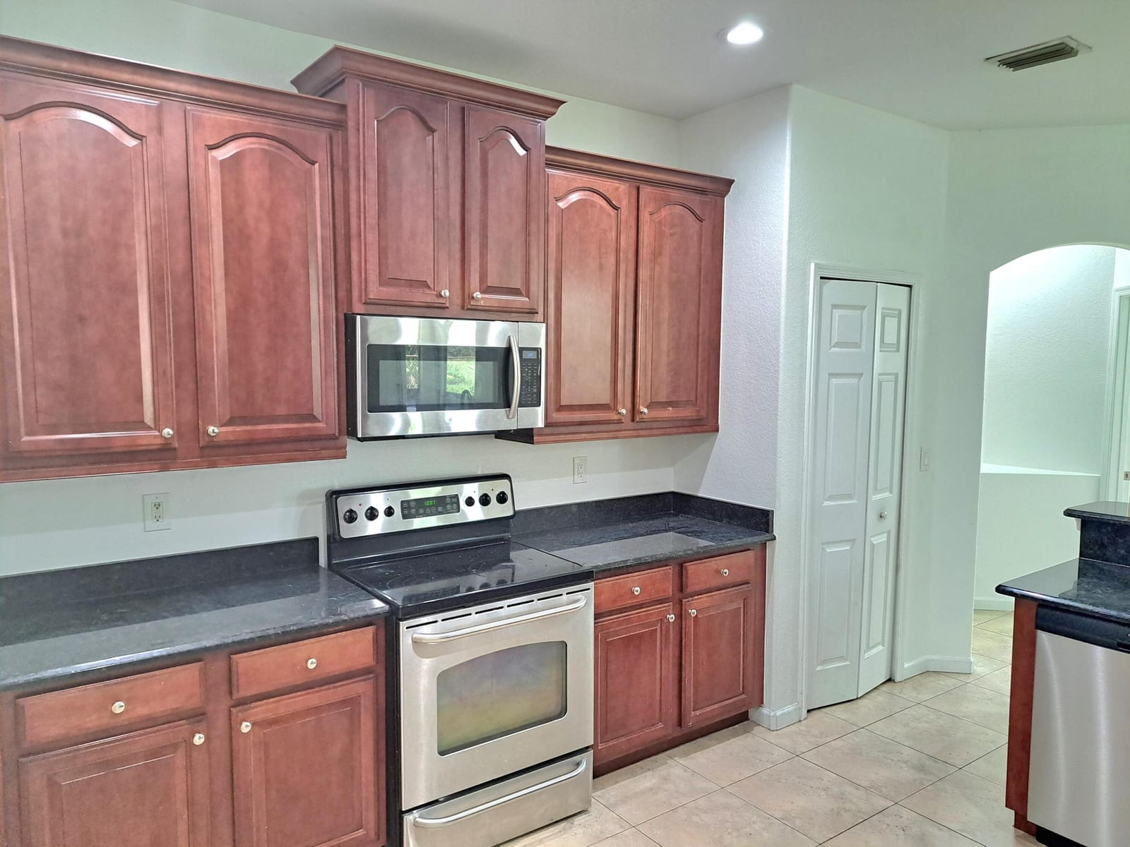2262 SE Glover Street — photo 9