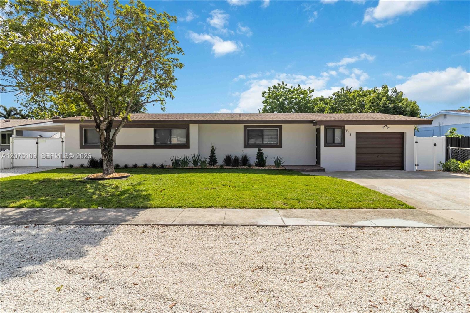 913 SW 49th Avenue, Plantation, FL 33317