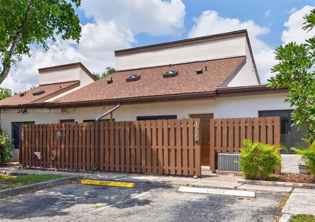 1725 NW 71st Avenue, sold in ZIP 33313, Lauderhill, FL