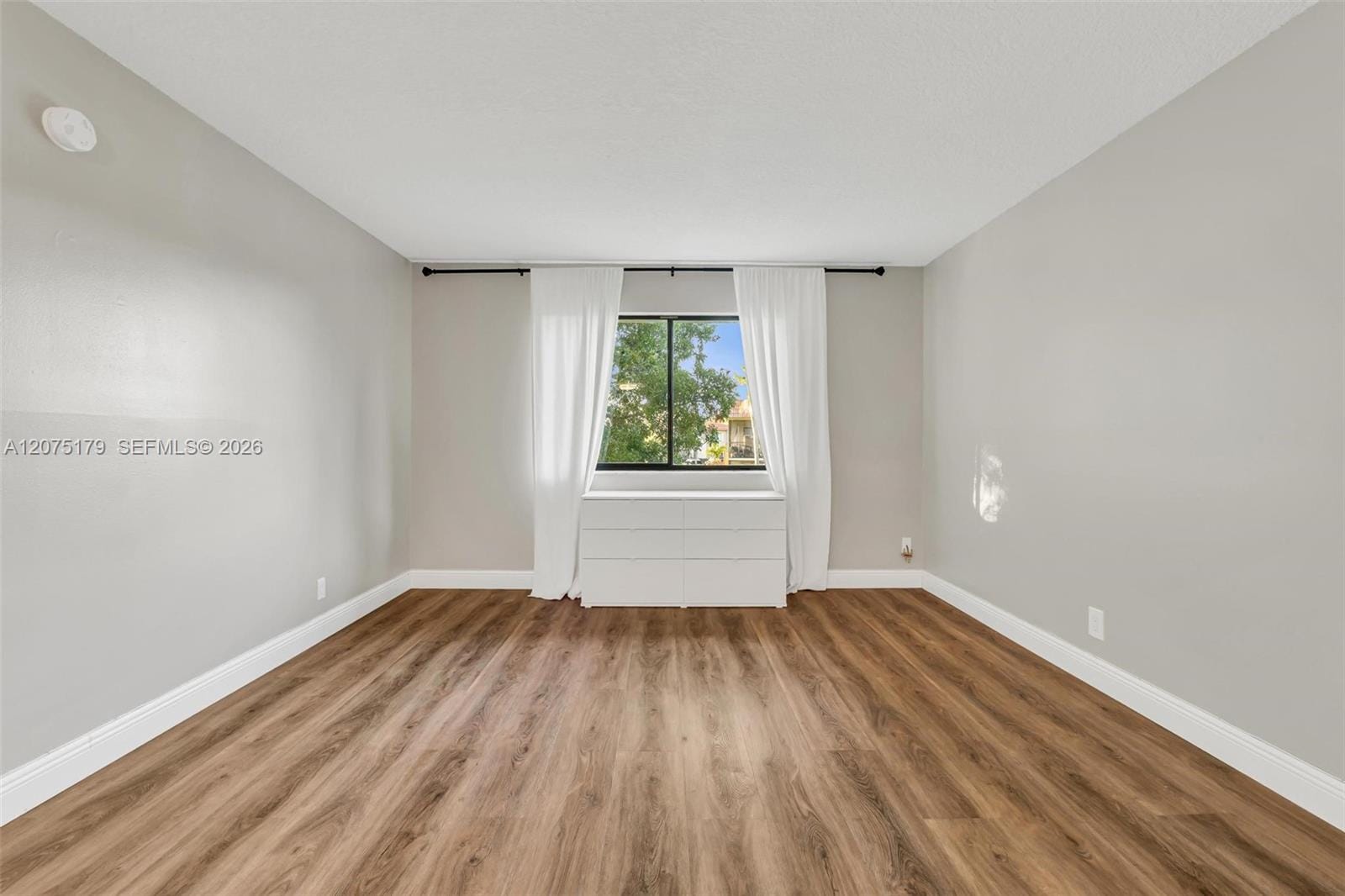 402 Lakeview Drive 201 — photo 12