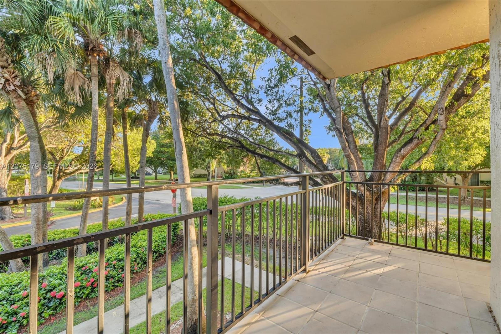 402 Lakeview Drive 201, Weston, FL 33326 photo 26