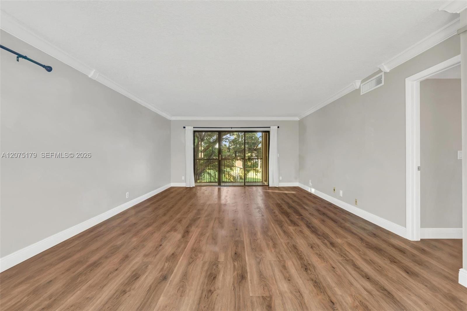 402 Lakeview Drive 201 — photo 5