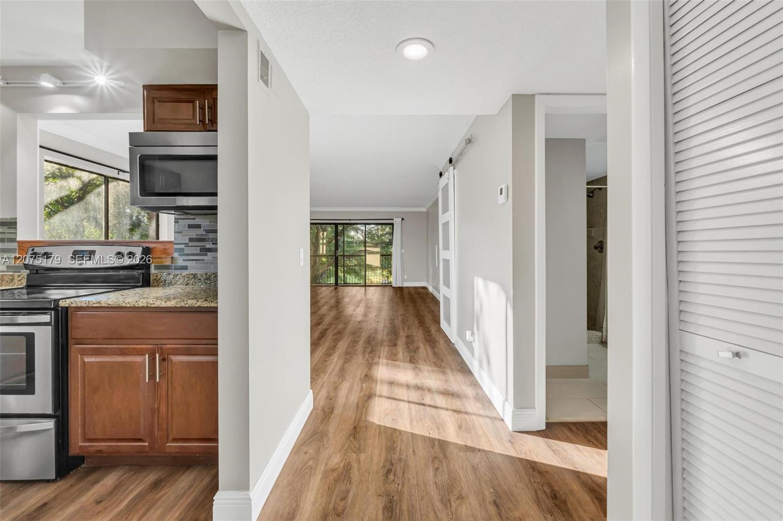 402 Lakeview Drive 201 — photo 6