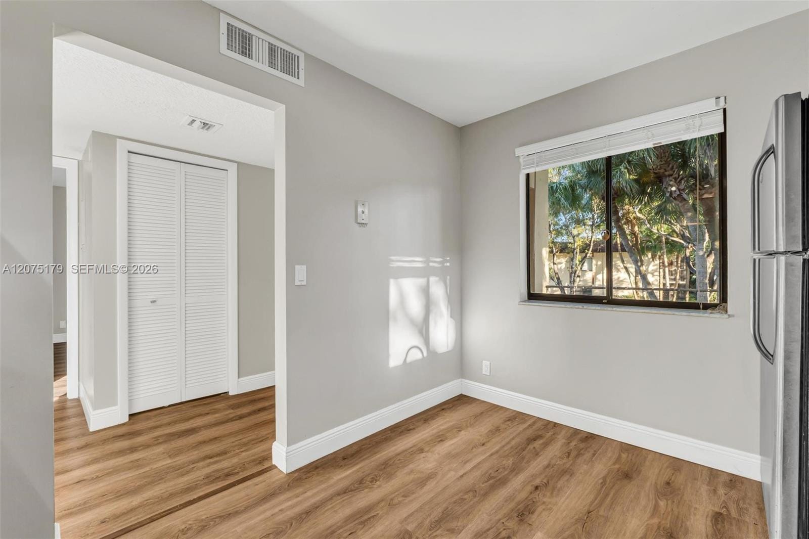 402 Lakeview Drive 201 — photo 8