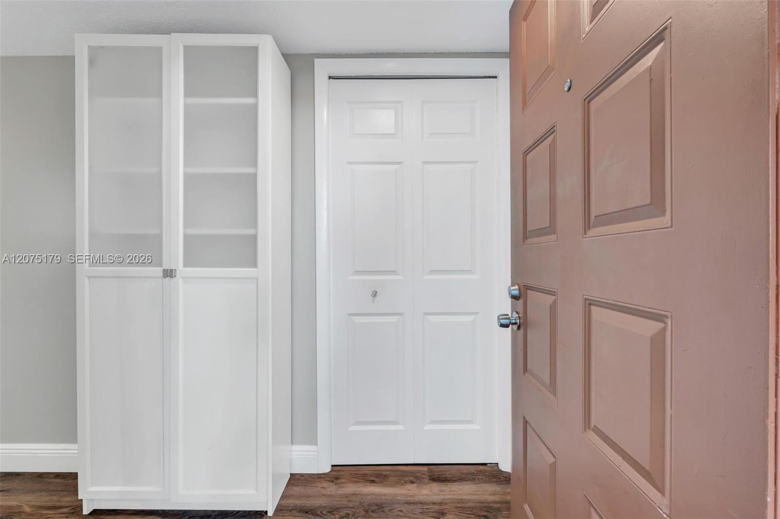 402 Lakeview Drive 201 — photo 9