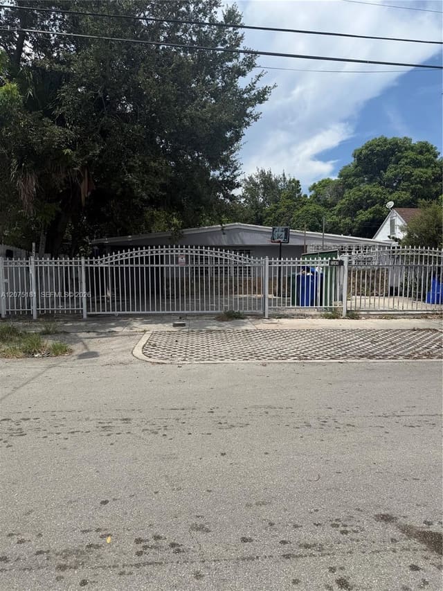 1345 NW 25th Street, Westend Park, Miami, FL