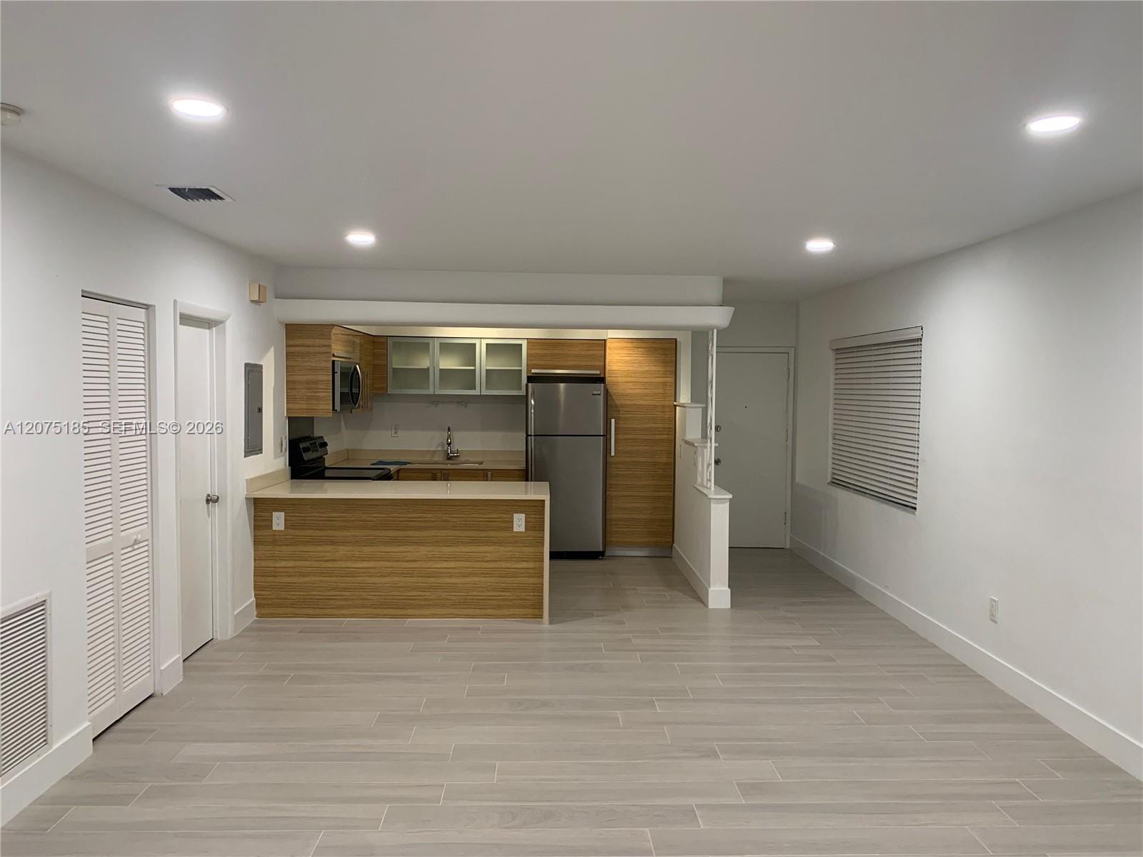 315 Majorca Avenue 3 — photo 3