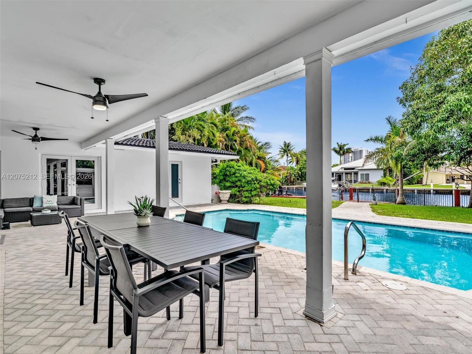 413 Tamarind Drive, Hallandale Beach, FL 33009 photo 6