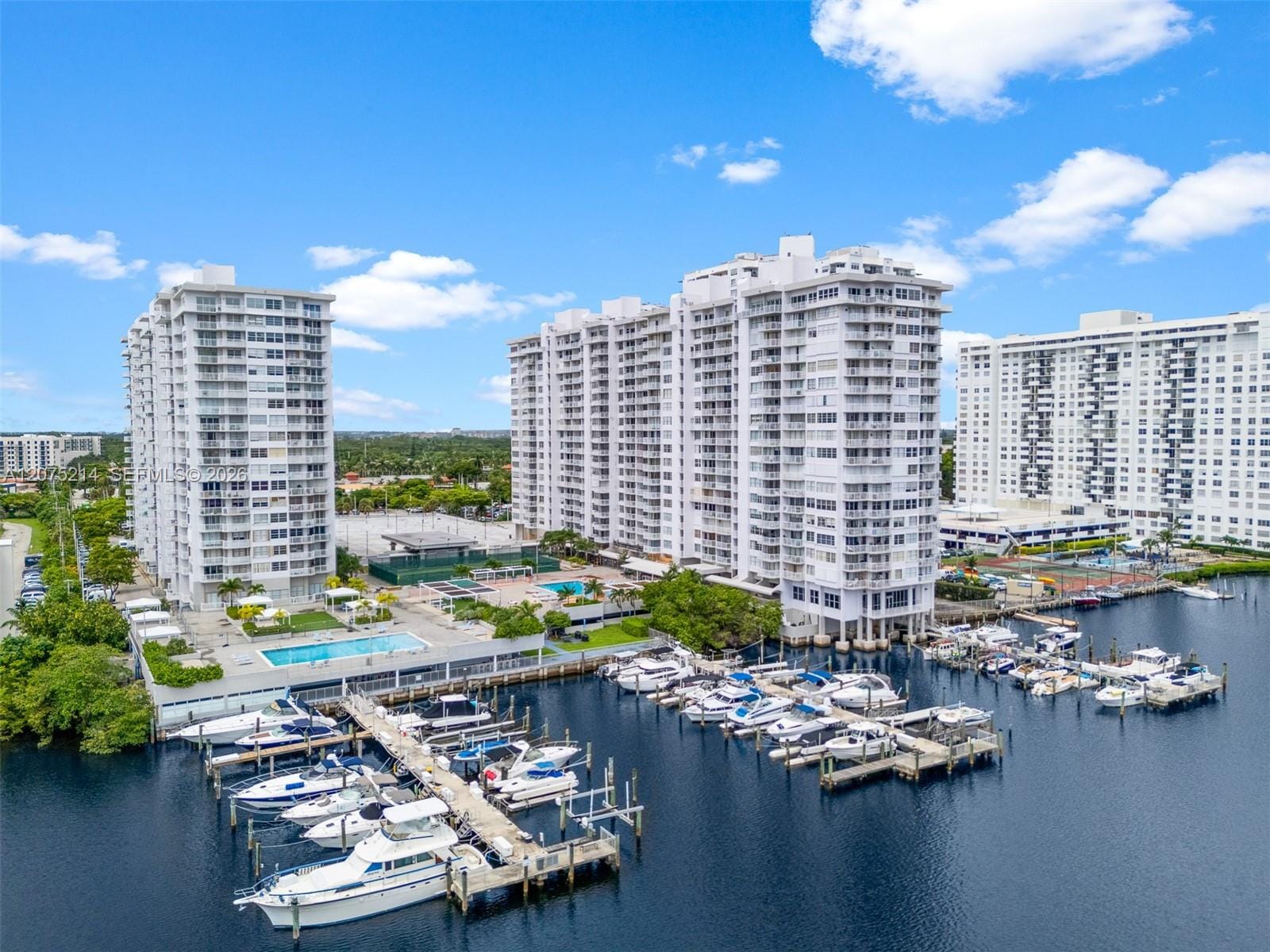 18081 Biscayne Boulevard, Aventura, FL 33160 photo 4