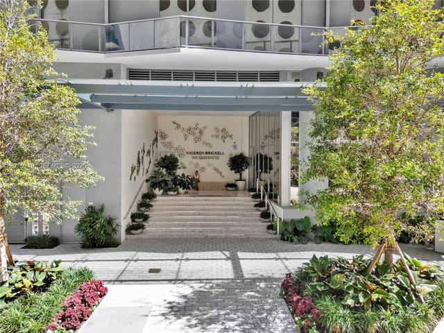 77 SE 5th 2115, Miami, FL 33131