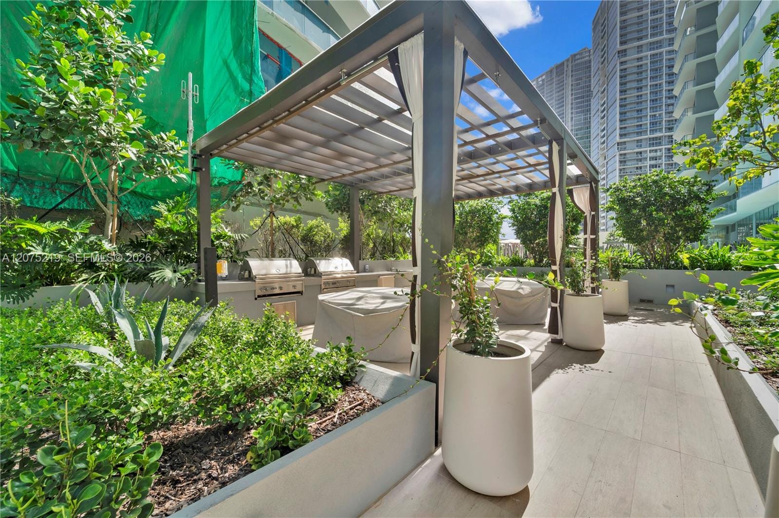77 SE 5th 2115, Miami, FL 33131 photo 21