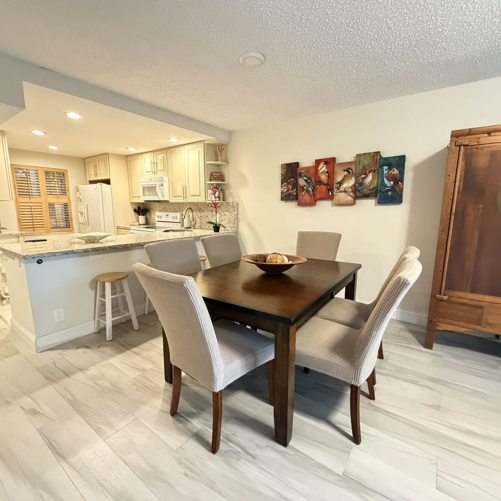 3800 OAKS CLUBHOUSE Drive 311 — photo 3