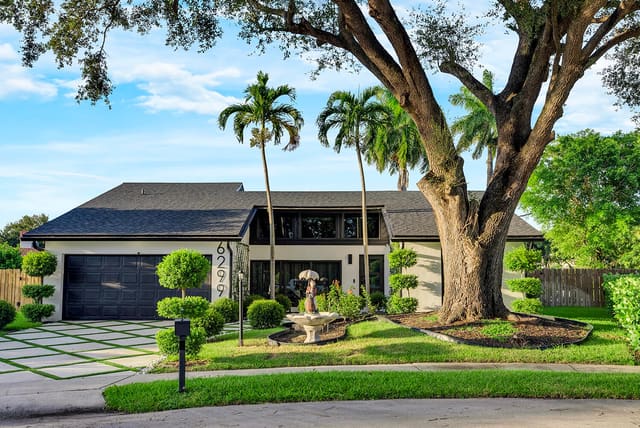 6299 Hollandaire Drive E, Boca Raton, FL 33433