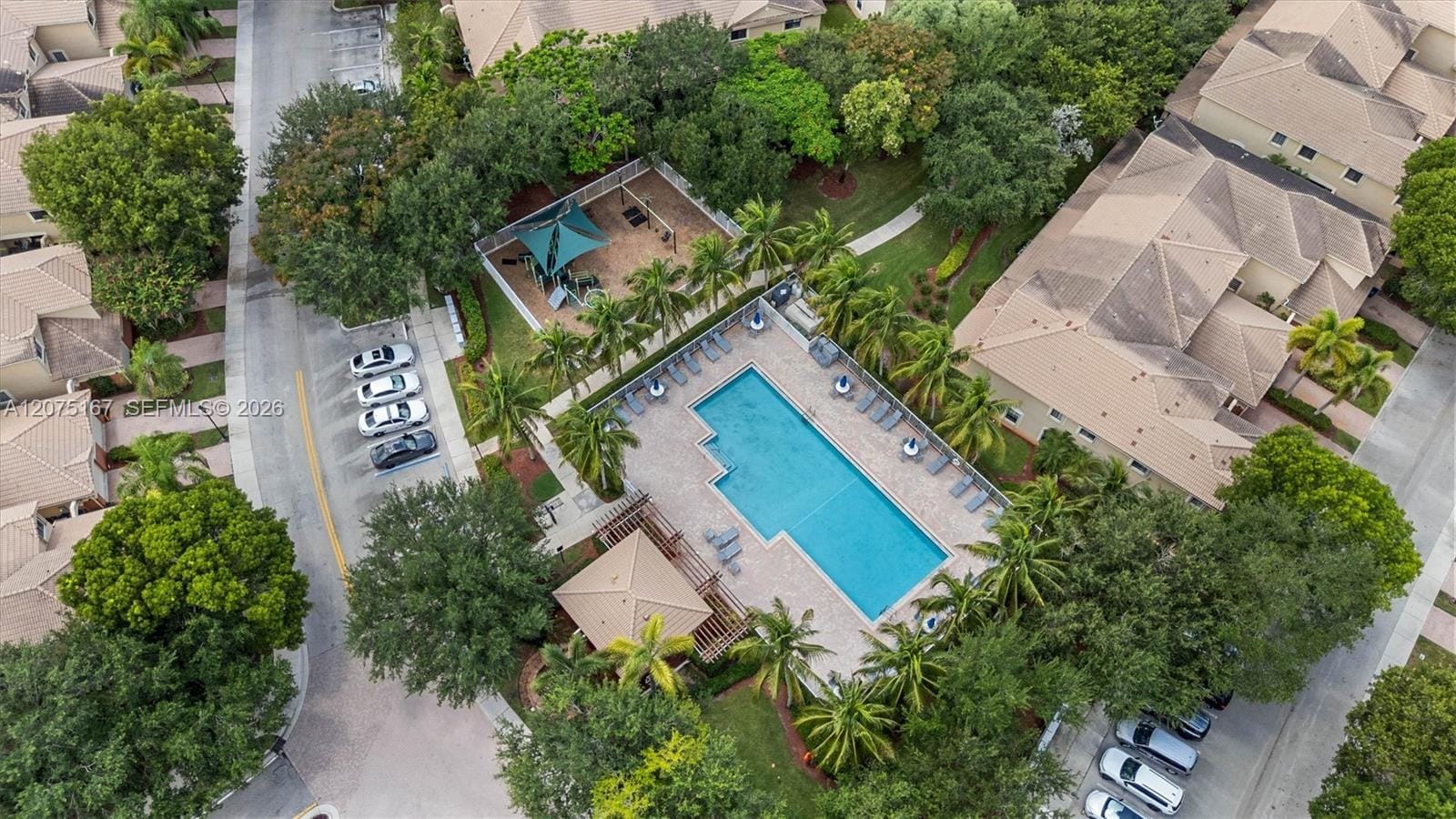 3810 Tree Top Drive — photo 9