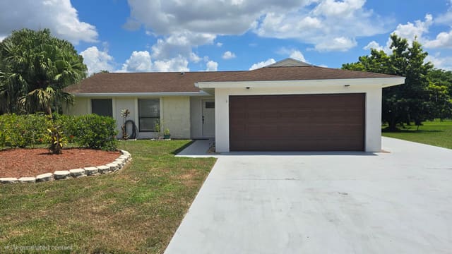 118 CAMBRIDGE Lane, Royal Palm Beach, FL 33411