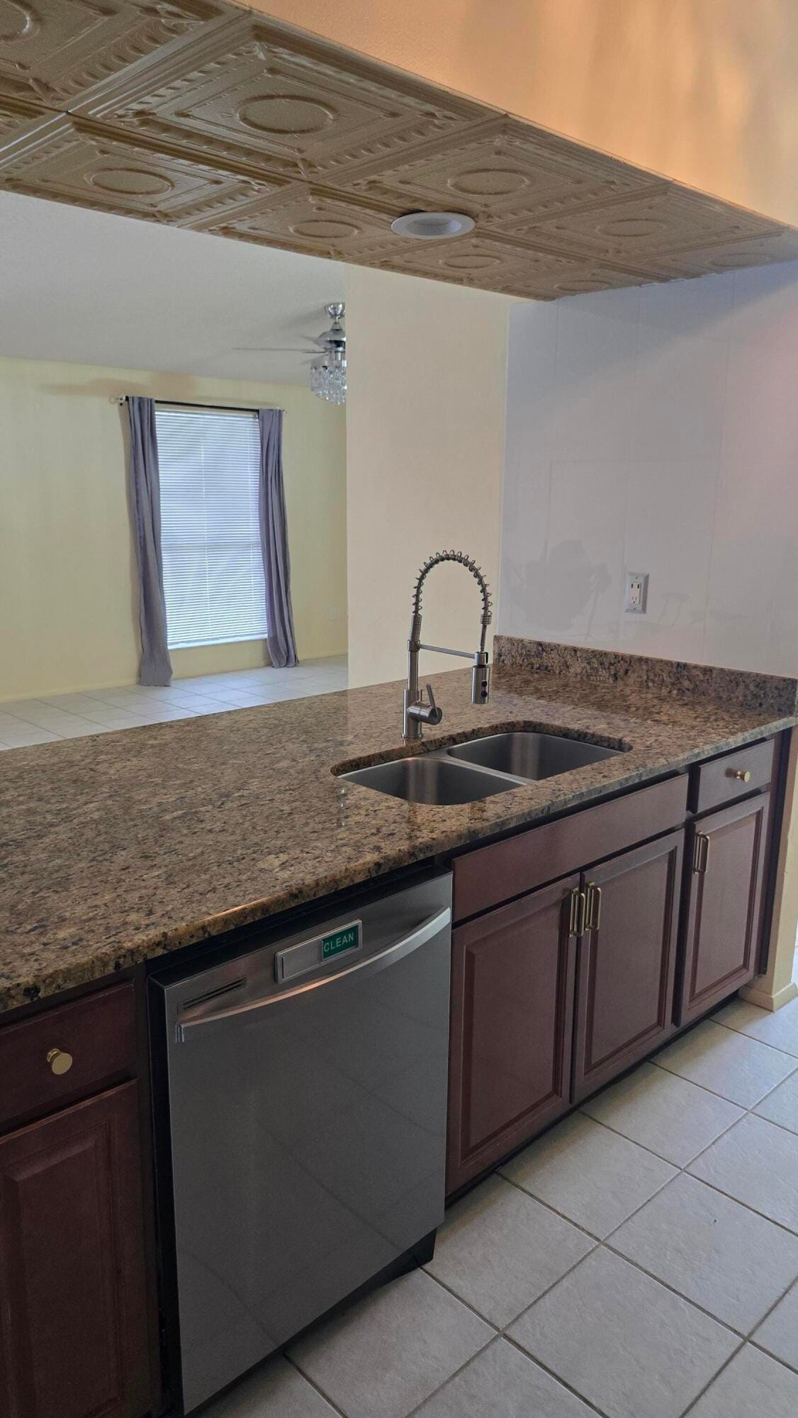 118 CAMBRIDGE Lane — photo 5