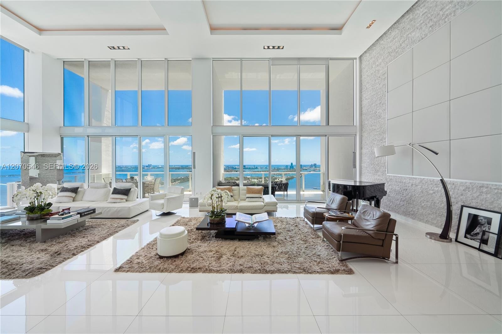 1040 Biscayne Boulevard 4403, Miami, FL 33132 photo 2