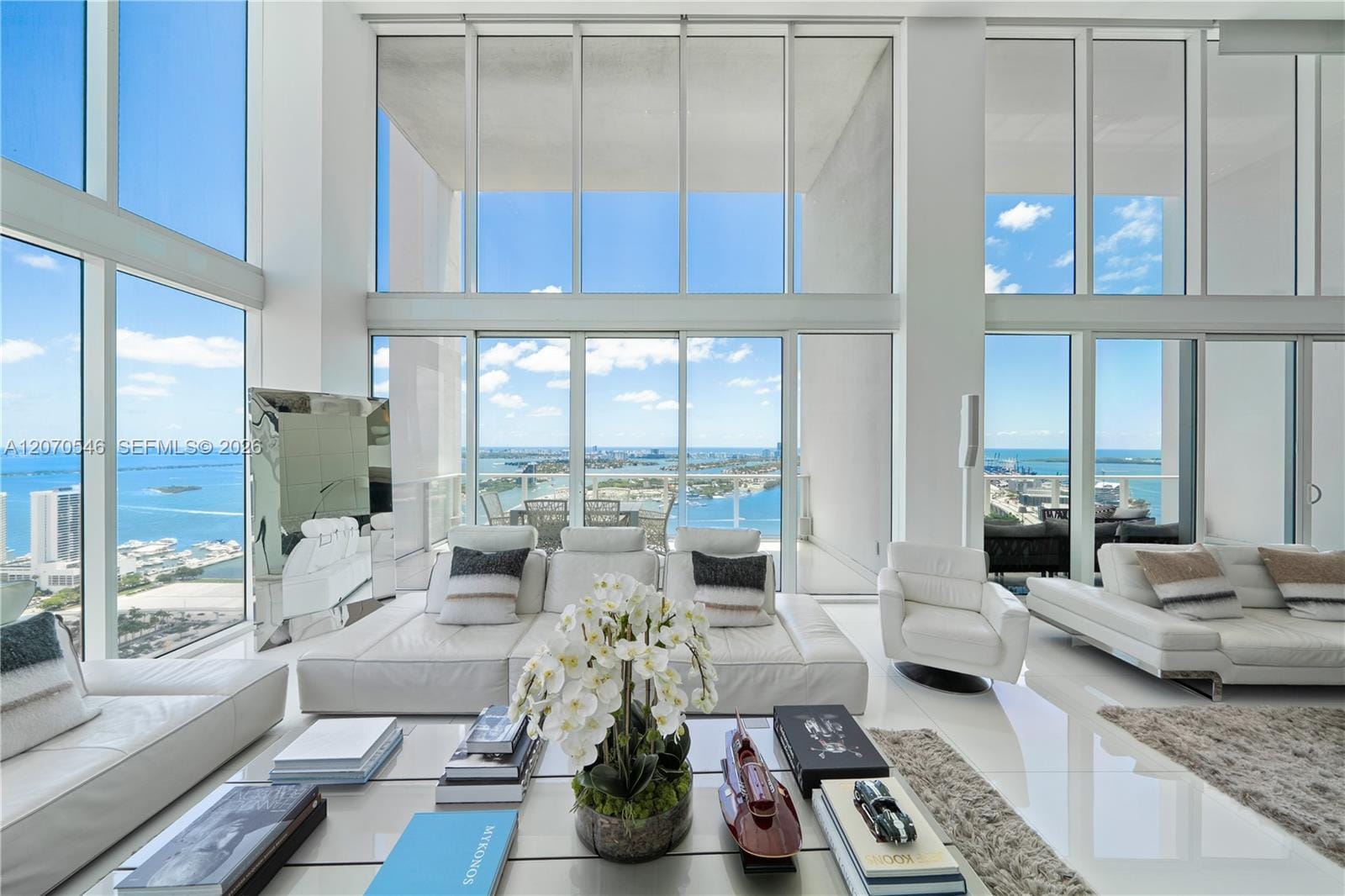 1040 Biscayne Boulevard 4403, Miami, FL 33132 photo 3