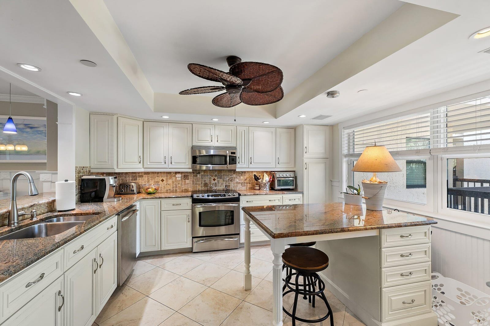 374 Golfview Road 405 — photo 5