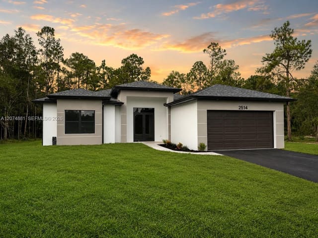 2514 56th Avenue NE, Naples, FL 34120