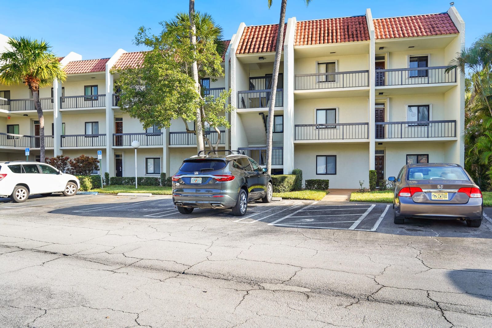 2550 PRESIDENTIAL Way 106, West Palm Beach, FL 33401