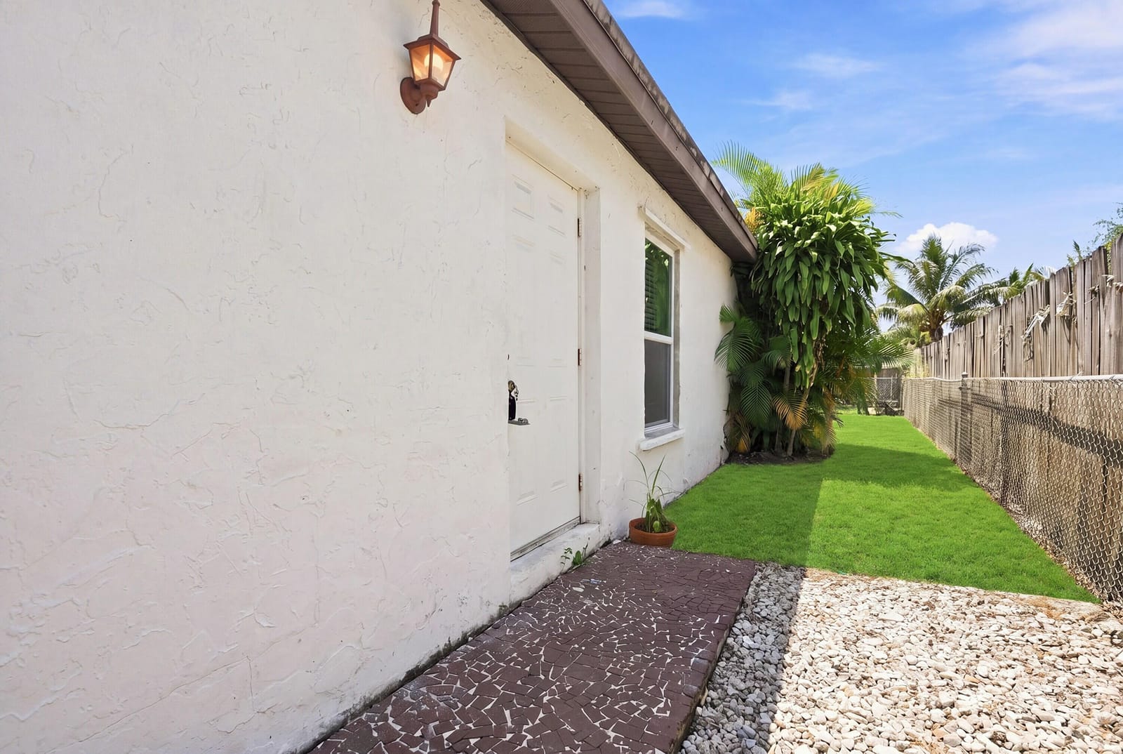5884 S 38th Street, Greenacres, FL 33463 photo 2