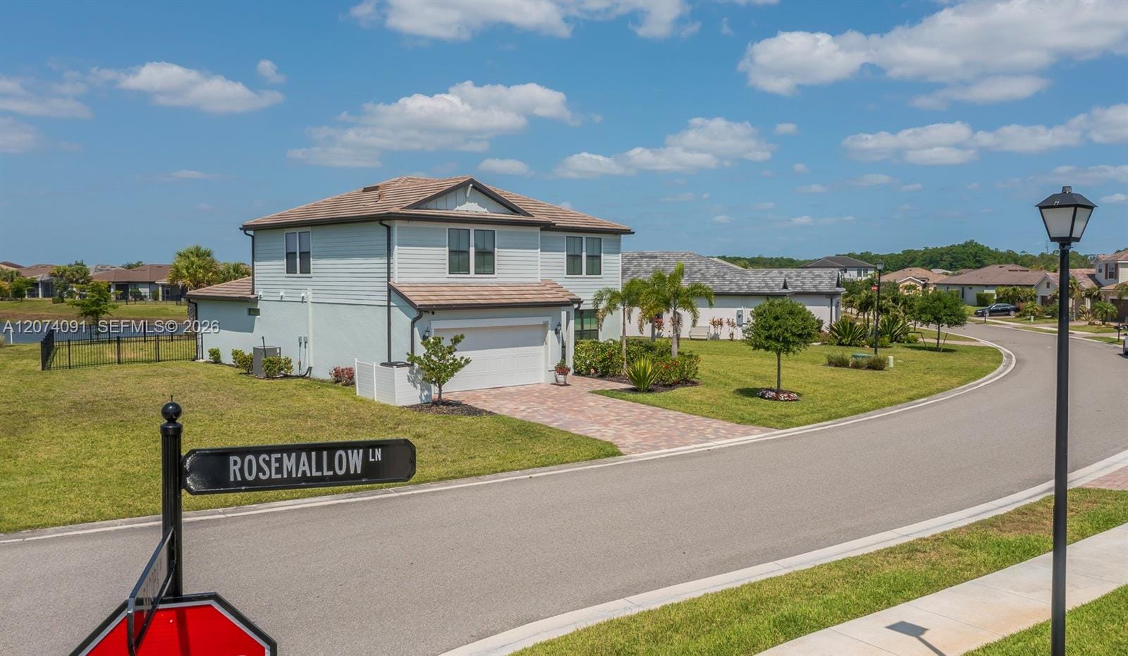 16241 Rosemallow Lane, FL 33920 photo 4
