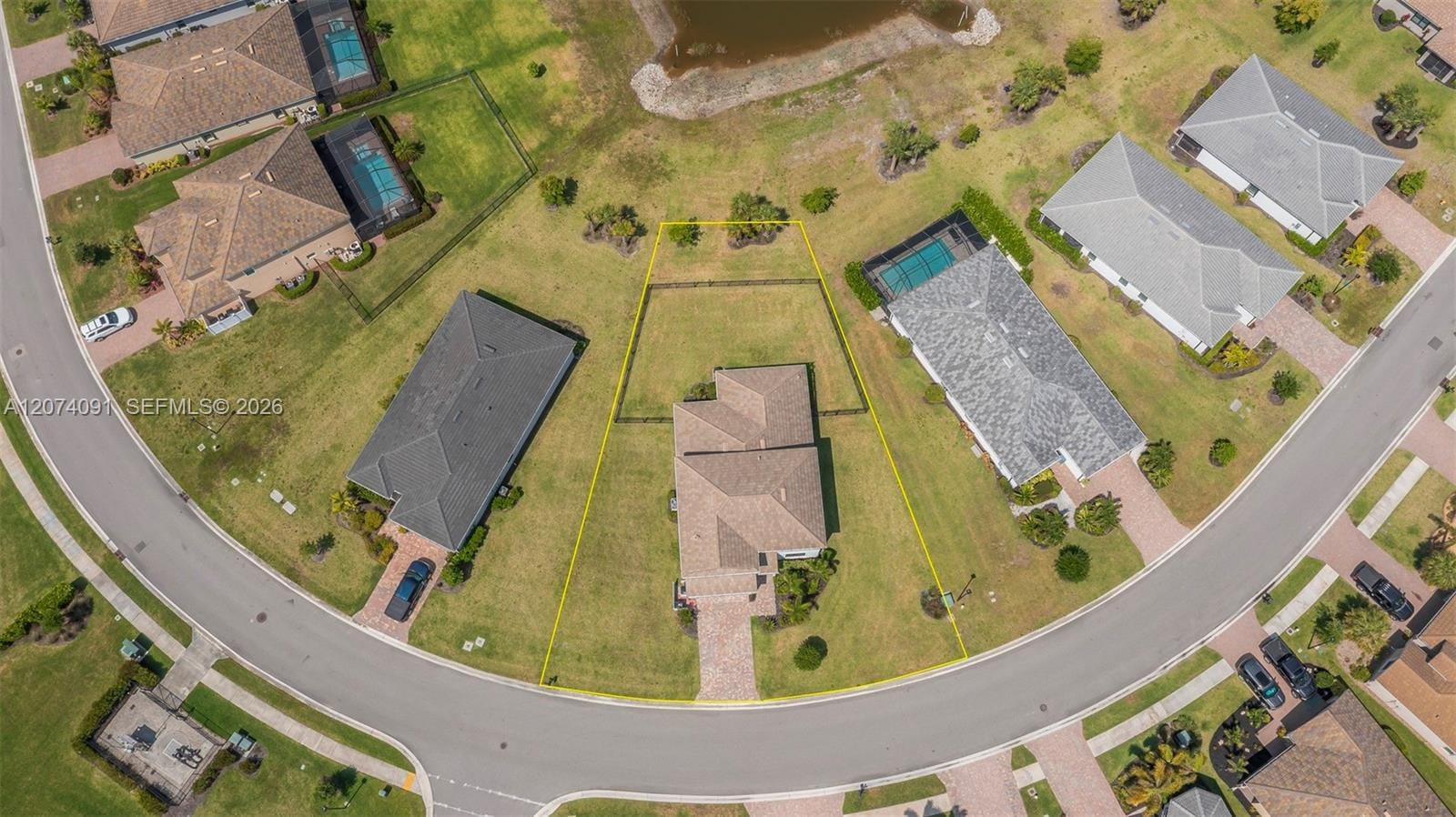 16241 Rosemallow Lane, FL 33920 photo 8