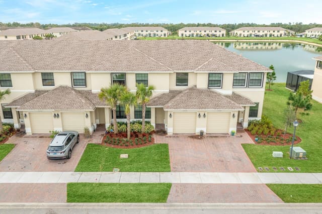 10032 W VILLA Circle, Vero Beach, FL 32966