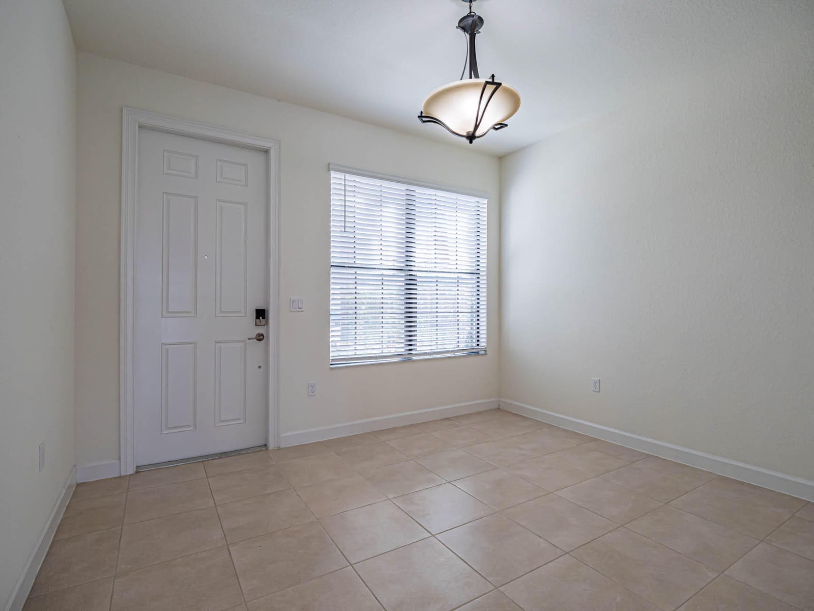 10032 W VILLA Circle — photo 2