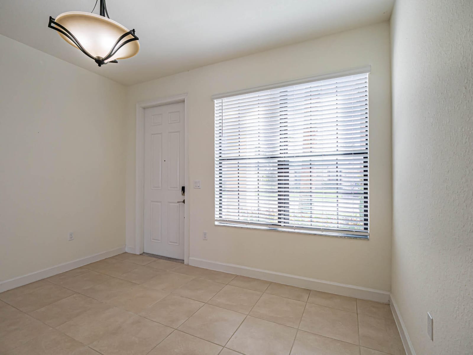 10032 W VILLA Circle — photo 3