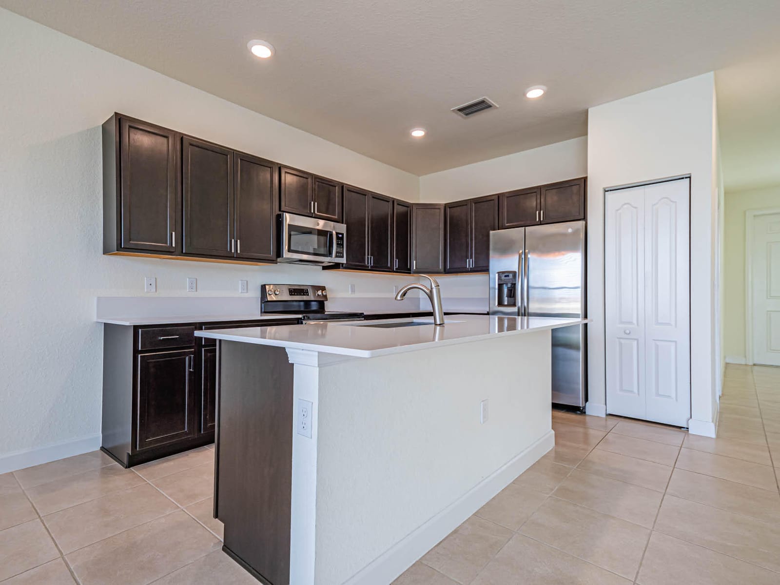 10032 W VILLA Circle — photo 6