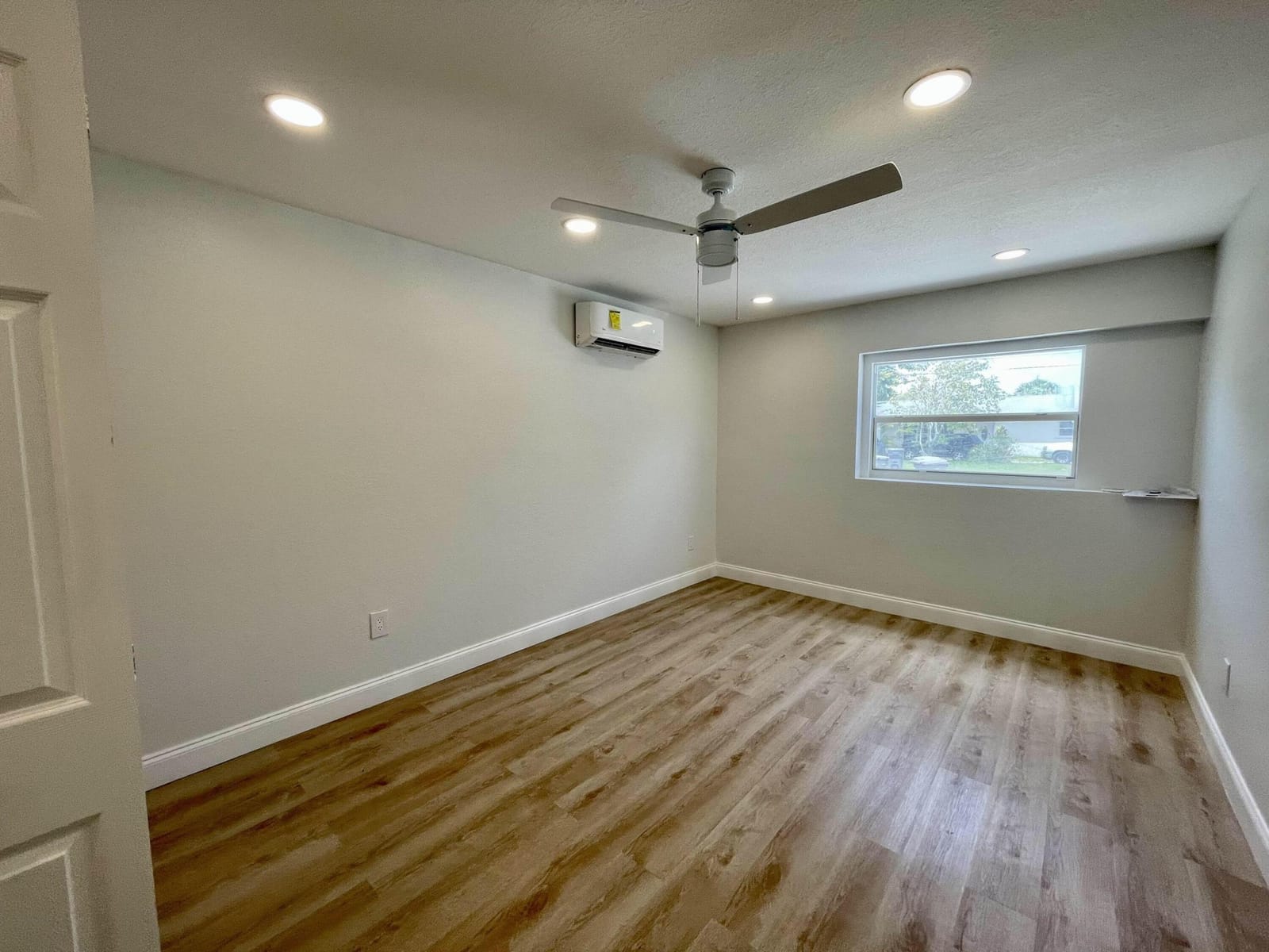 4790 Alberta Avenue — photo 4