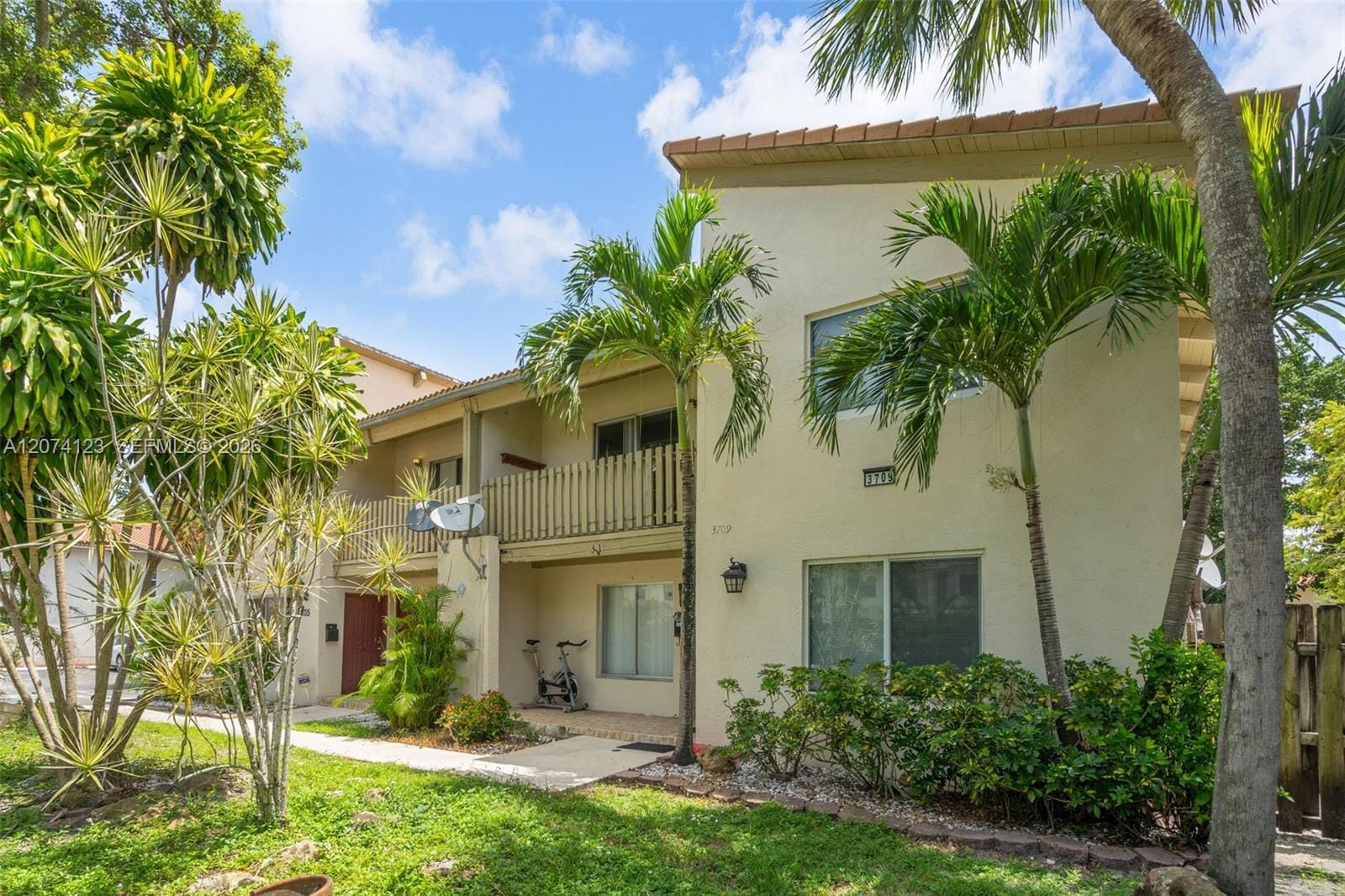 Pending home at 3711 Riverside Drive, Coral Springs, FL 33065