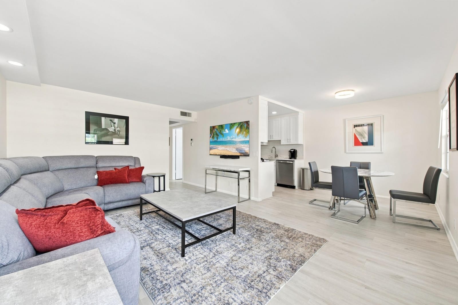 2069 Guildford D D — photo 2