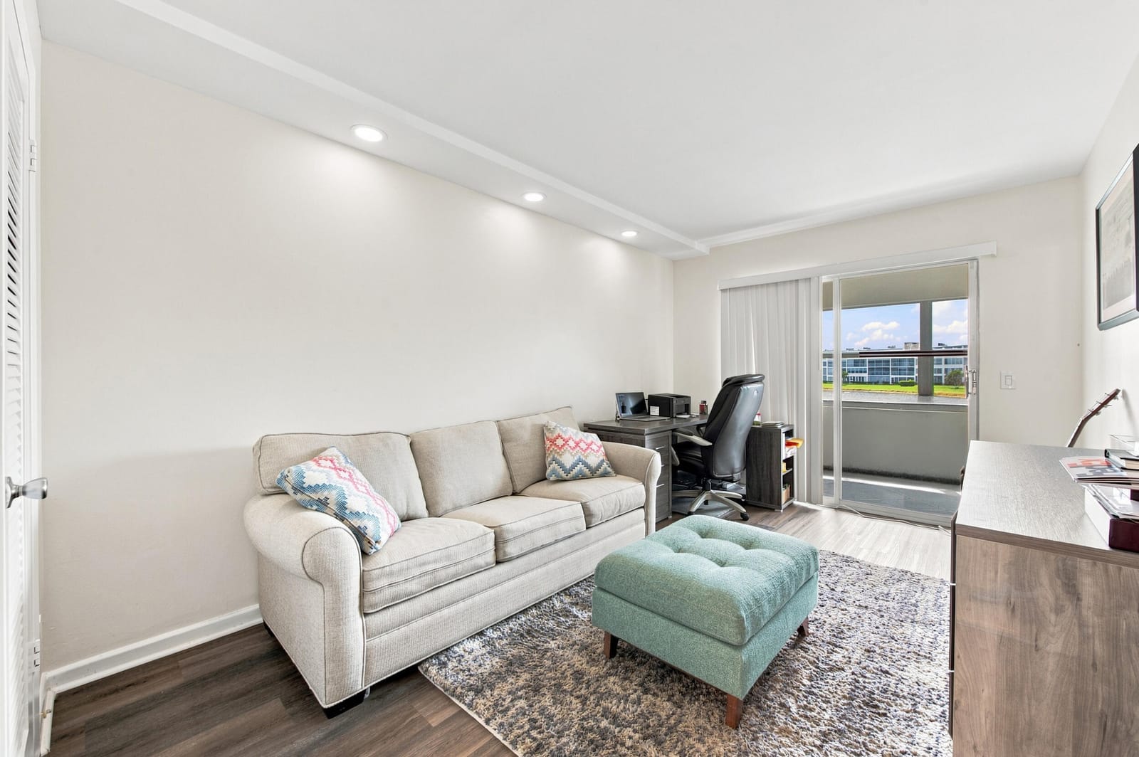 2069 Guildford D D — photo 10