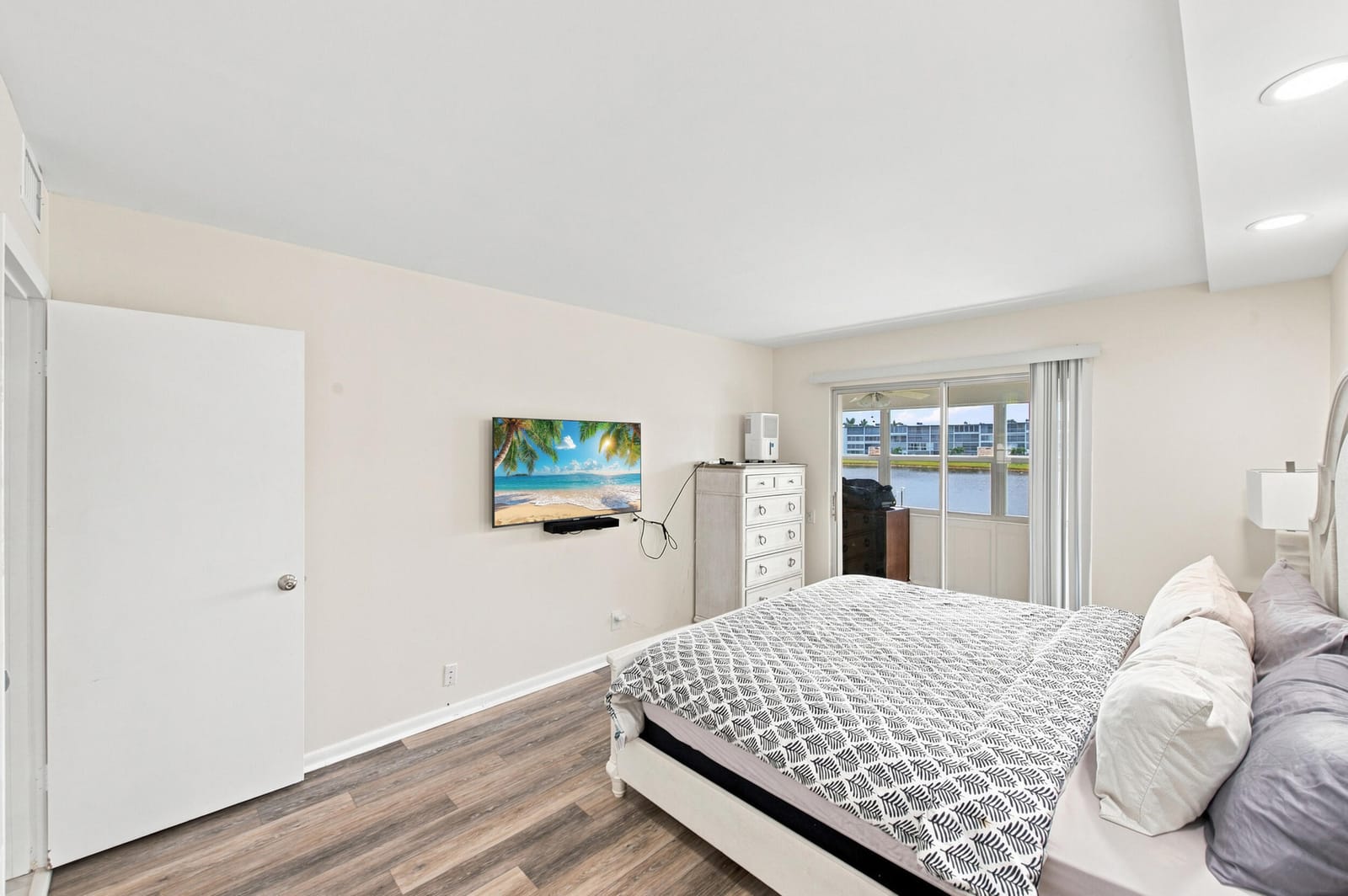 2069 Guildford D D — photo 7
