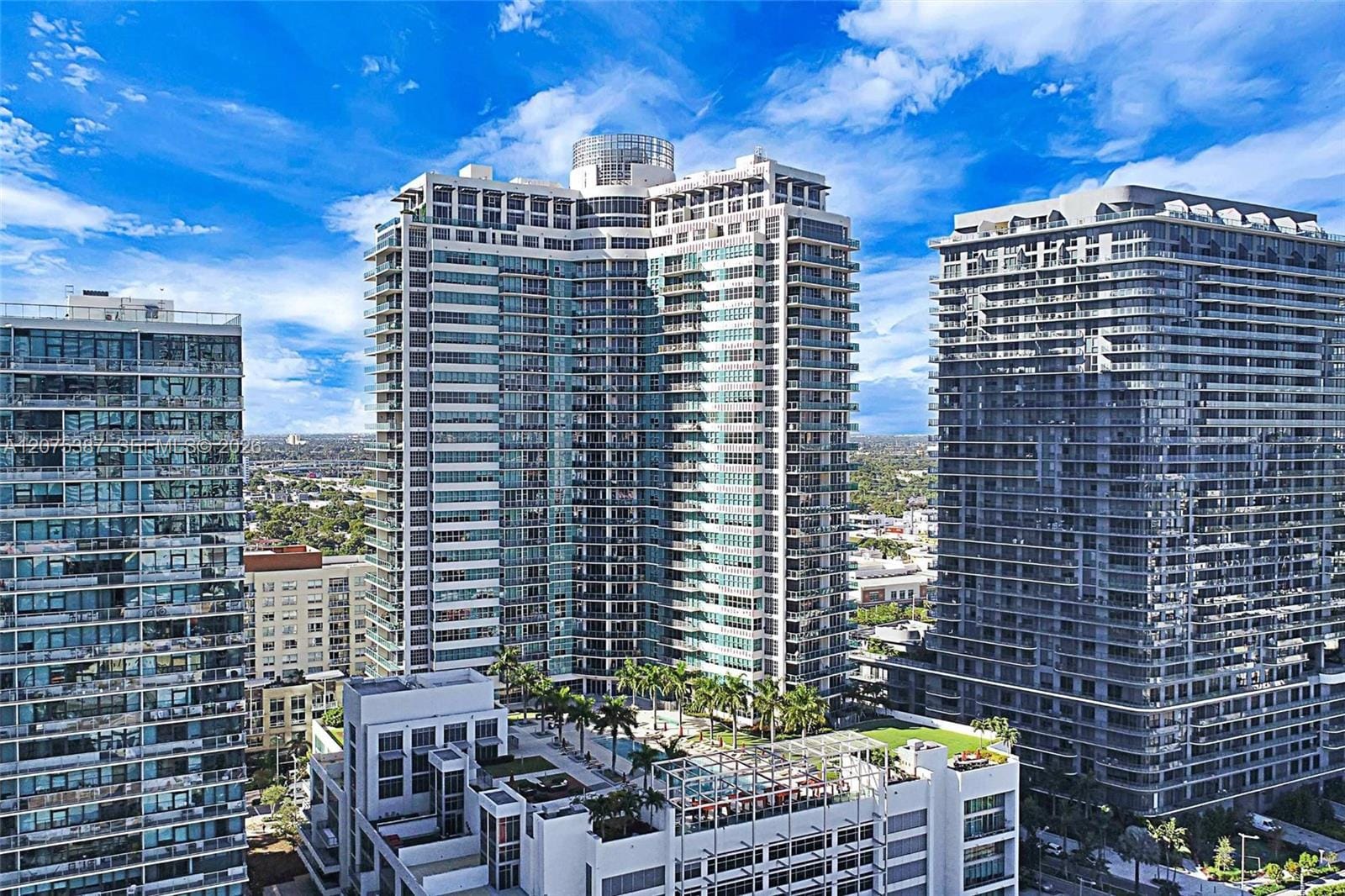 3301 NE 1st Avenue H0915