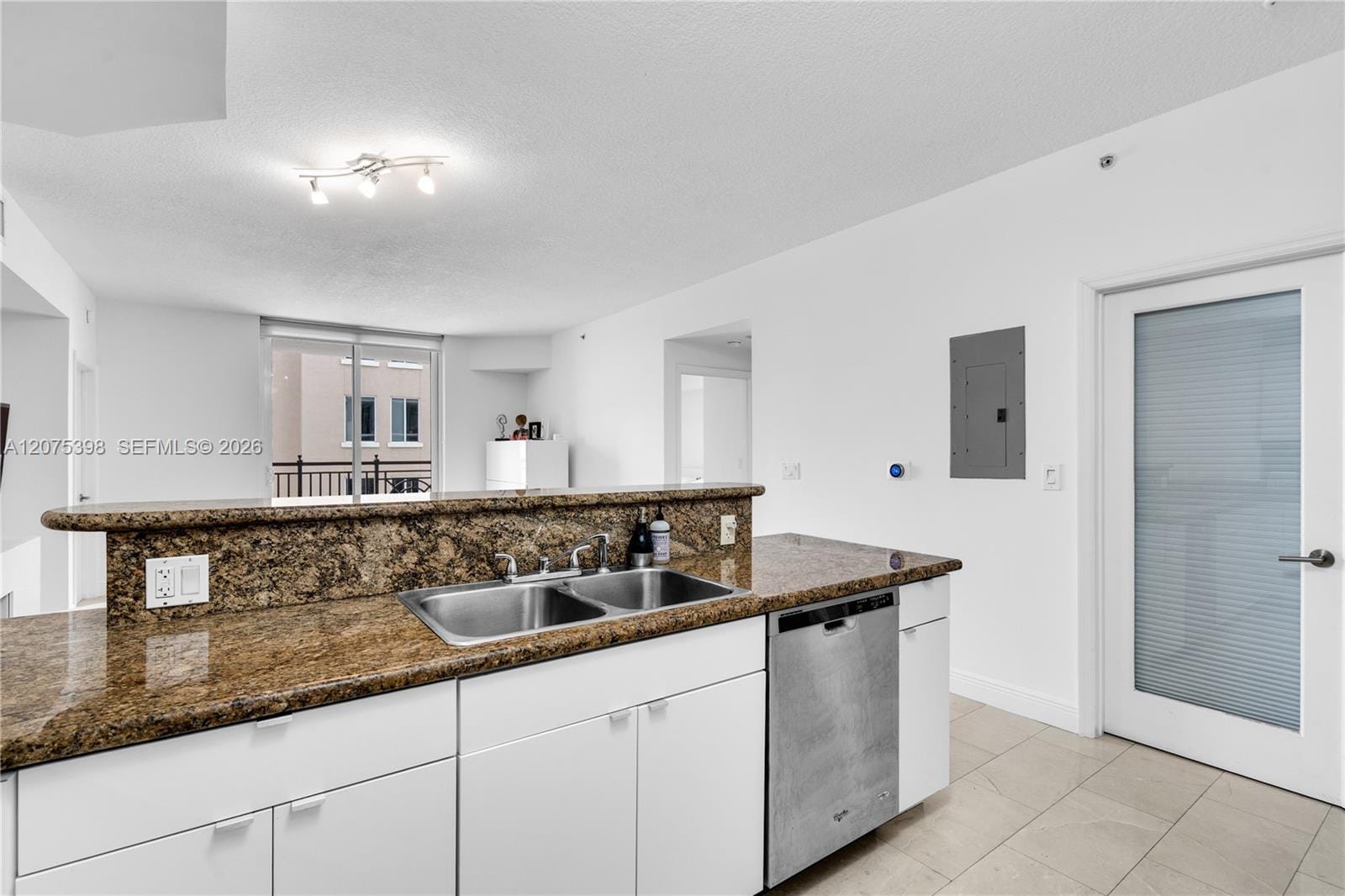 357 Almeria Avenue 1105 — photo 3