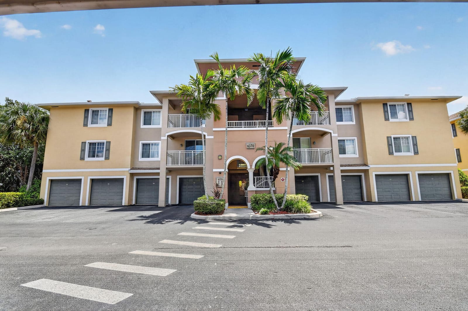 6370 EMERALD DUNES Drive 203, West Palm Beach, FL 33411 photo 16