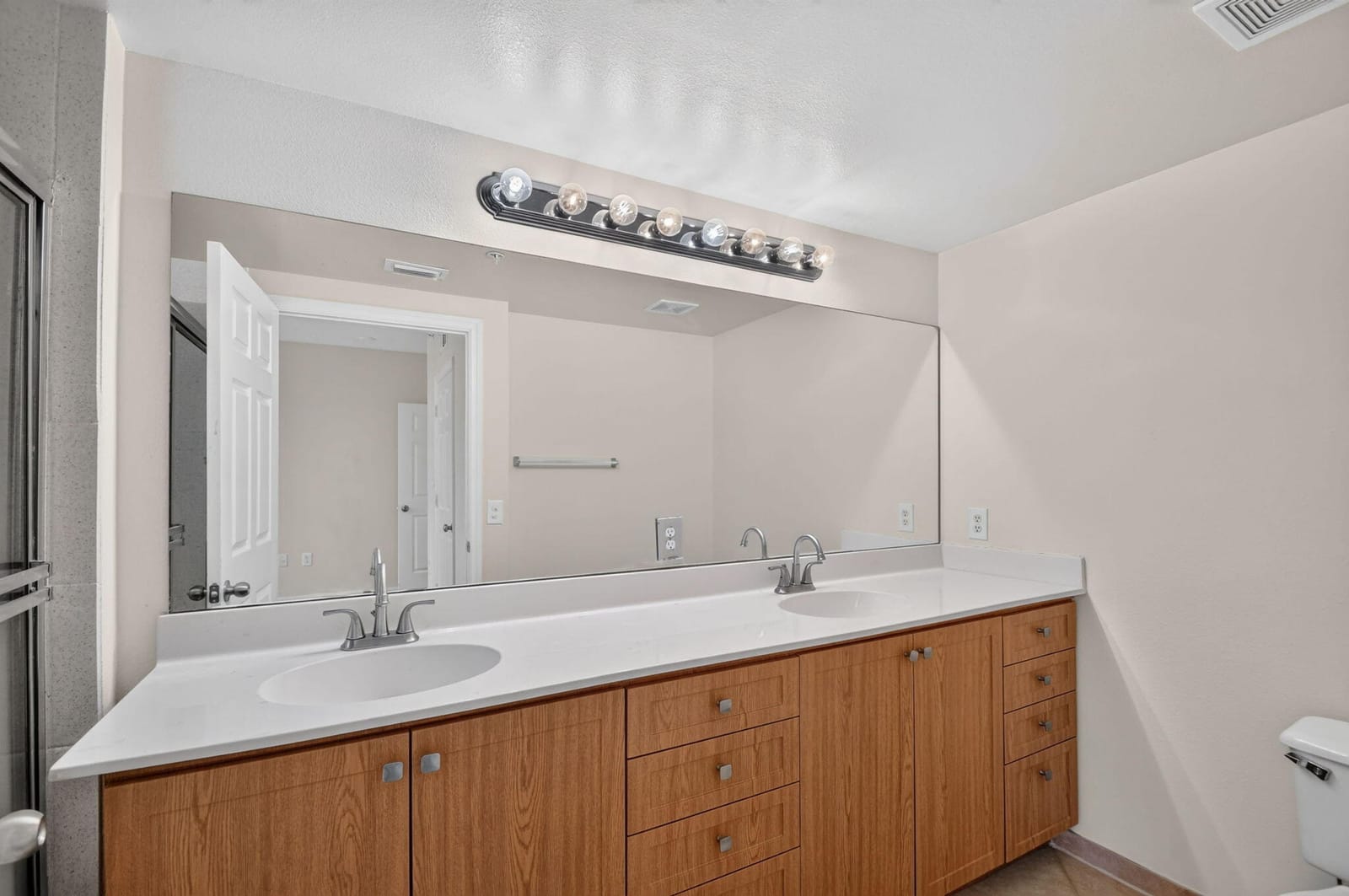 6370 EMERALD DUNES Drive 203, West Palm Beach, FL 33411 photo 10