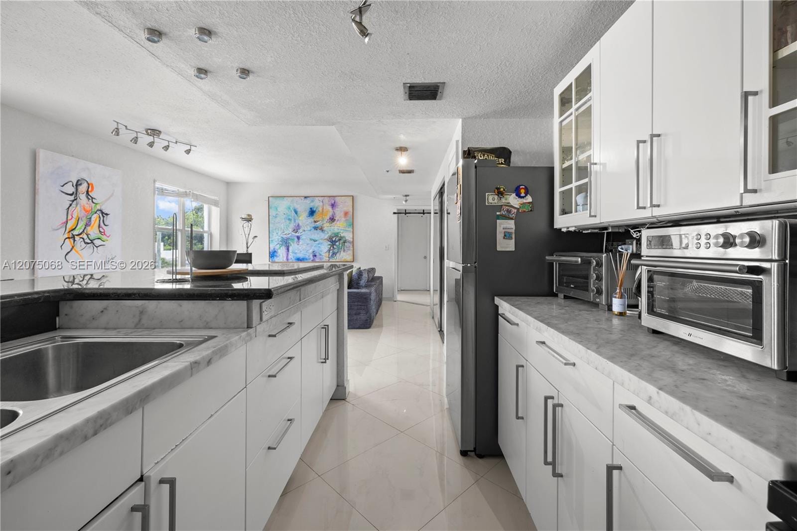 802 Euclid Avenue 305, Miami Beach, FL 33139 photo 9