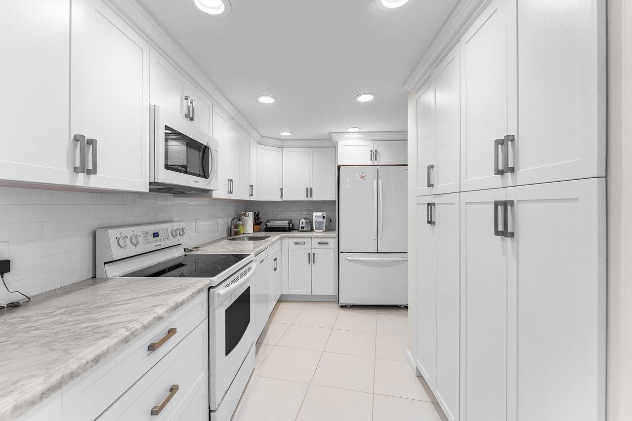 2774 S Ocean Boulevard 409, Palm Beach, FL 33480 photo 13
