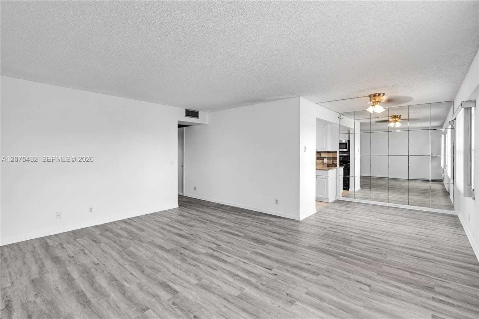 300 SW 134th Way 413E — photo 2